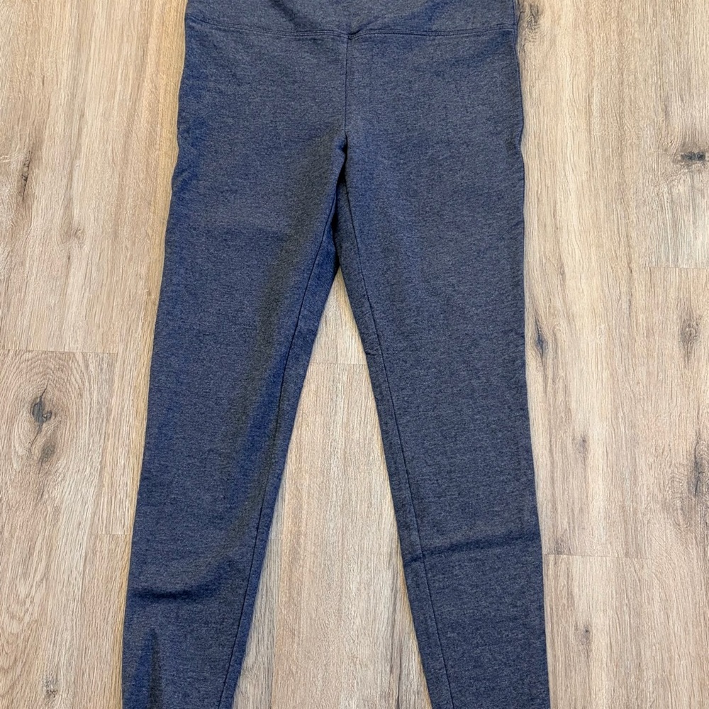 Women’s Max & Mia Leggings size Medium